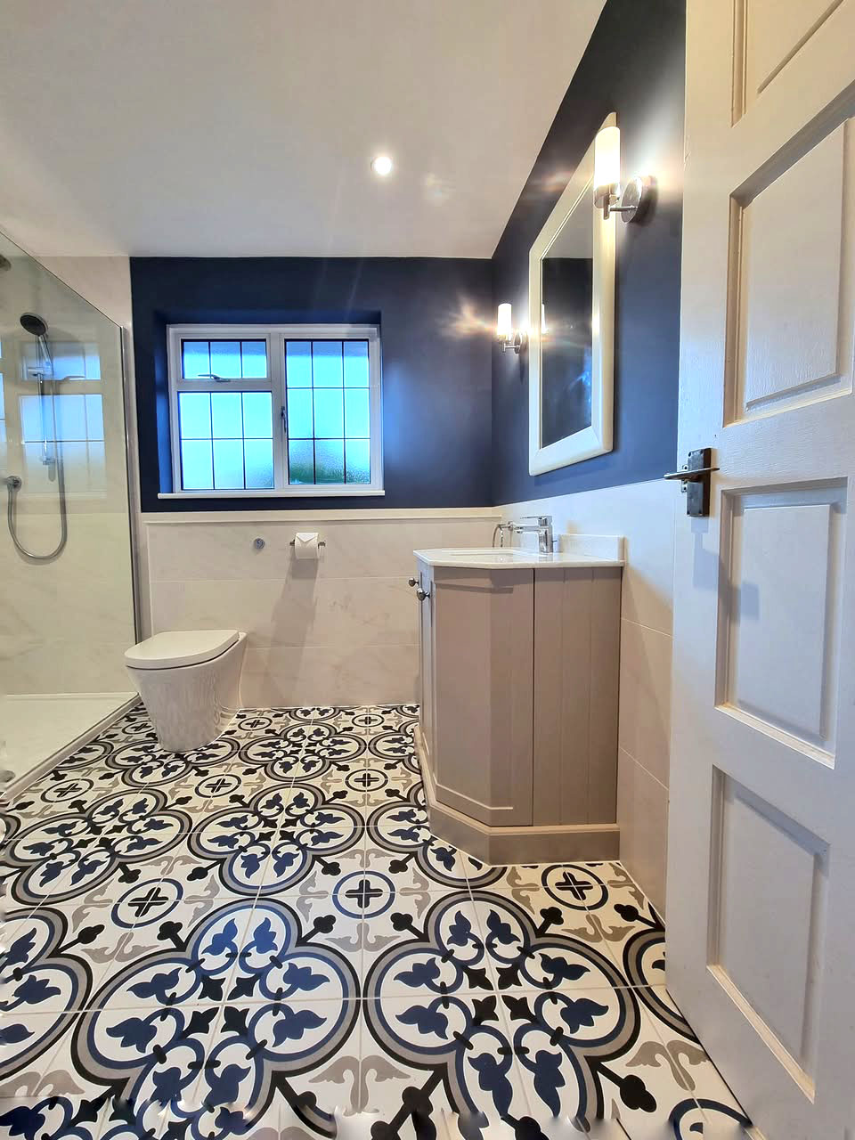 Helen and Steve's family bathroom