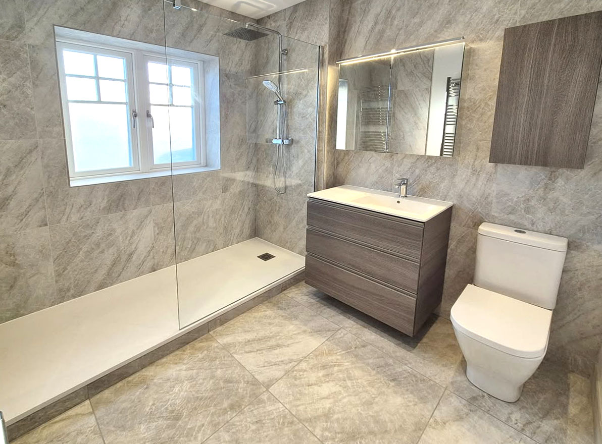 Anna and Yuiruy bathroom